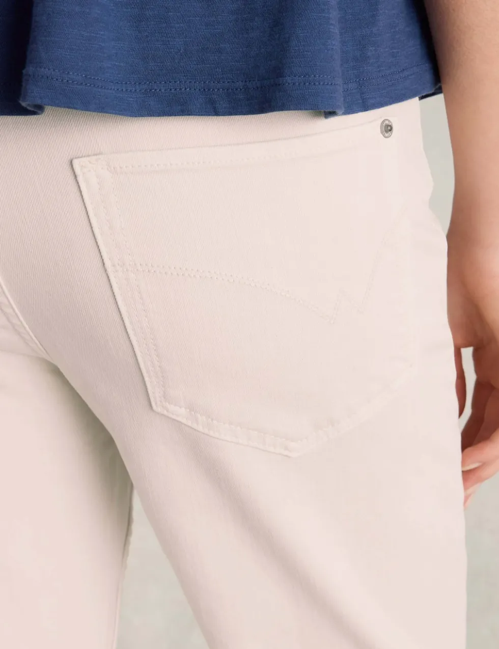 Mid Rise Straight Leg Cropped Jeans