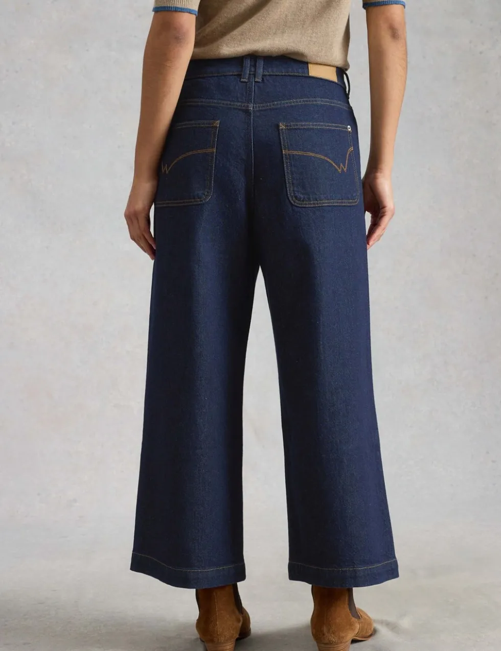 Mid Rise Wide Leg Cropped Jeans
