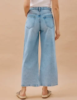 Mid Rise Wide Leg Cropped Jeans