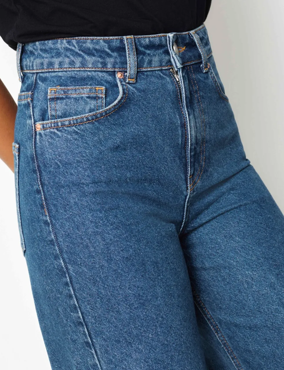 Mid Rise Wide Leg Jeans