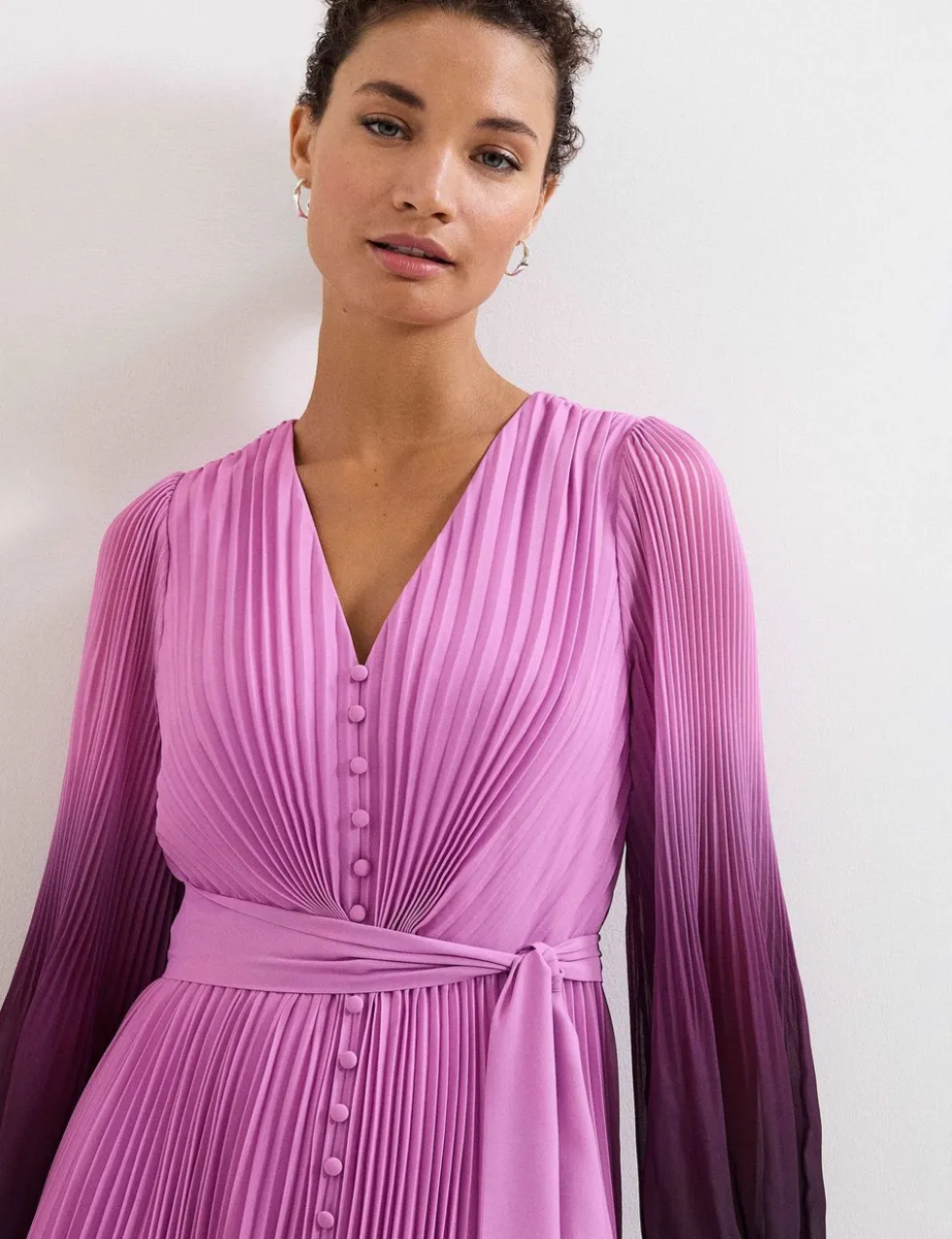 Ombre Plisse V-Neck Midi Waisted Dress
