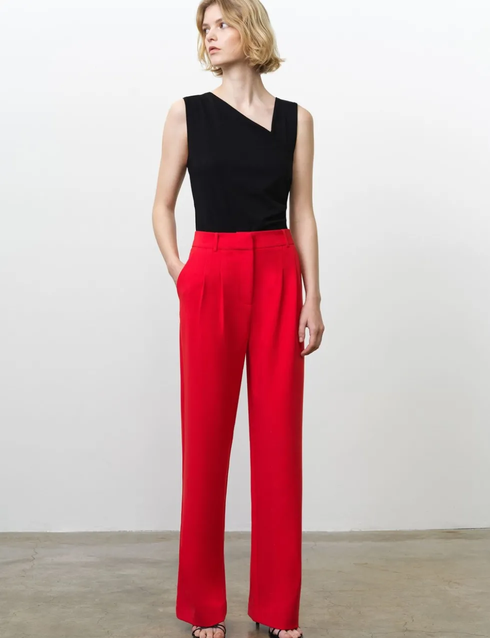 Pleat Front Wide Leg Trousers