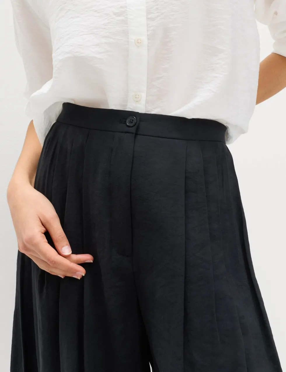 Pleated Longline Shorts