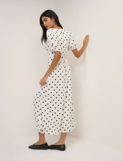 Polka Dot Sweetheart Neckline Midi Dress