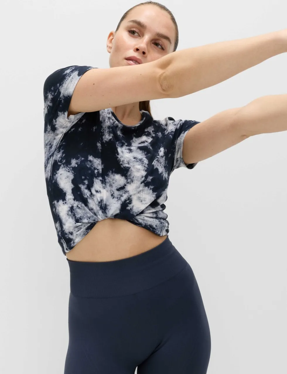 Printed Scoop Neck Fitted T-Shirt