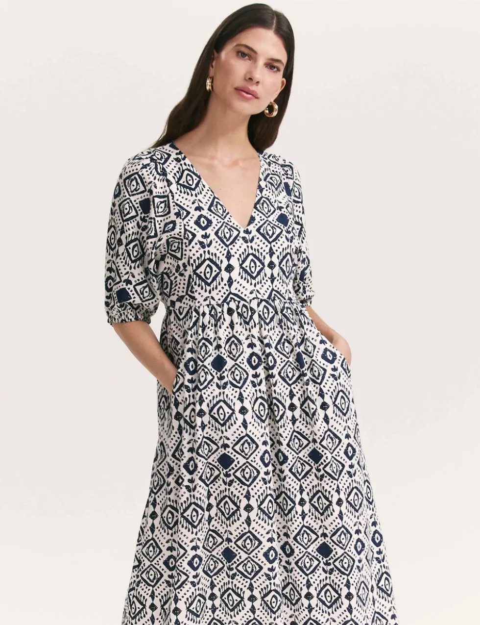 Printed V-Neck Midaxi Smock Dress with Linen