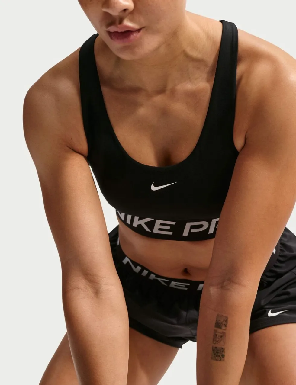 Pro Light Support Sports Bra