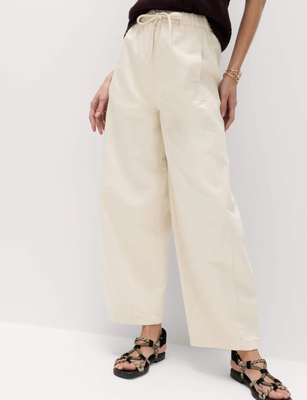 Pull On High Waisted Barrel Leg Jeans