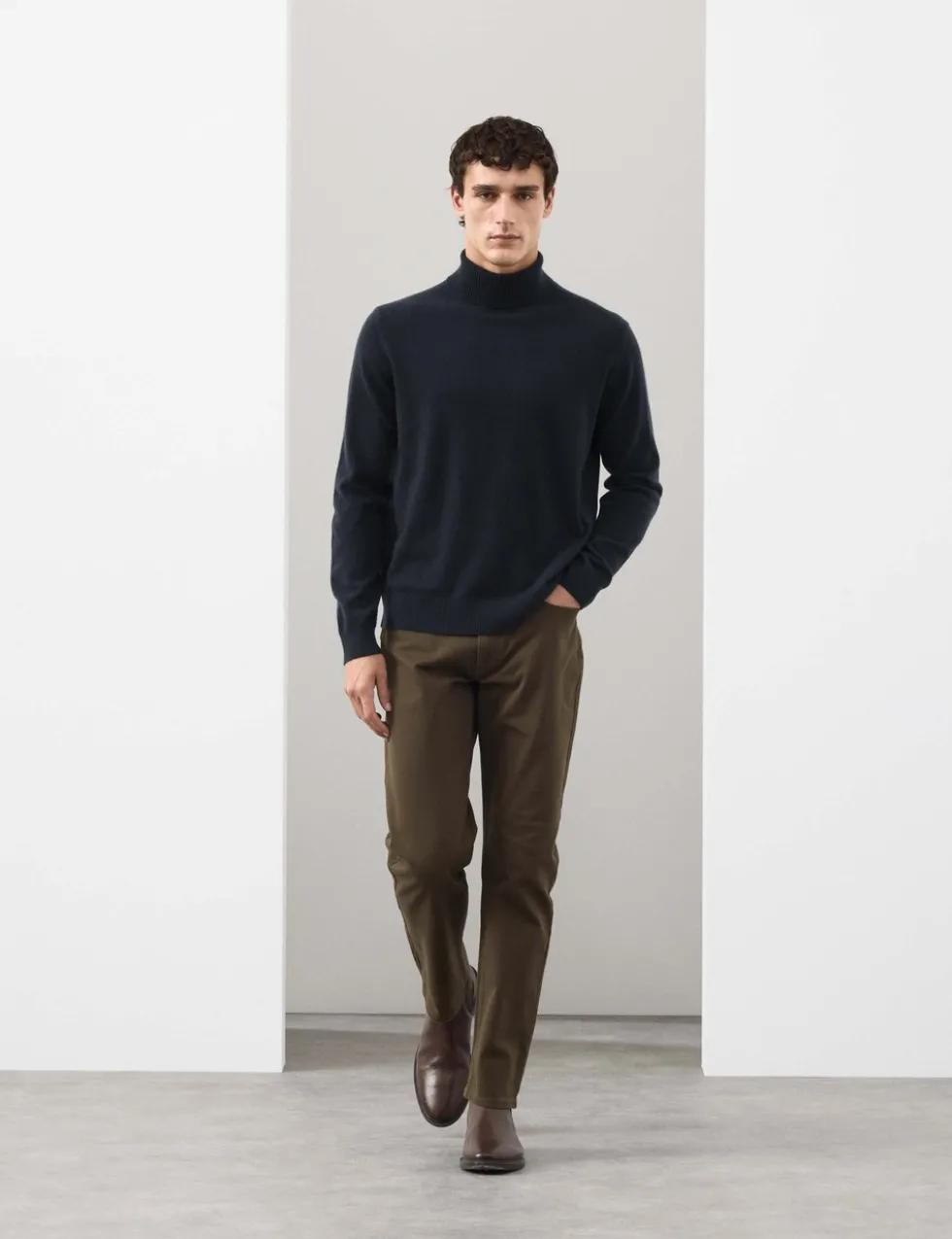 Pure Cashmere Roll Neck Jumper