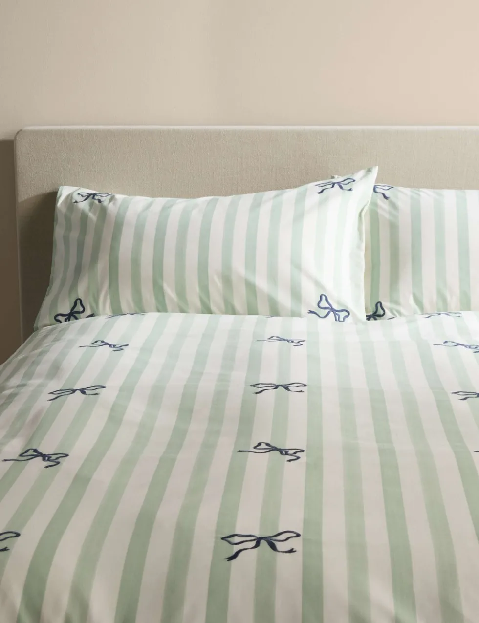 Pure Cotton Embroidered Bow Striped Bedding Set