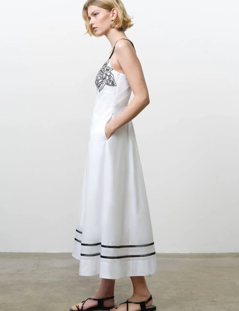 Pure Cotton Floral Embroidery U-Wire Midi Dress