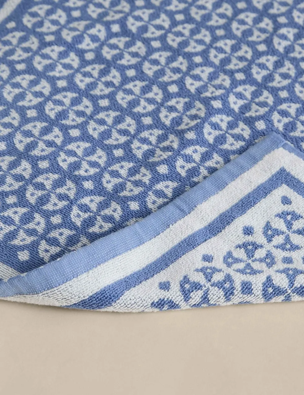 Pure Cotton Geometric Circle Towel