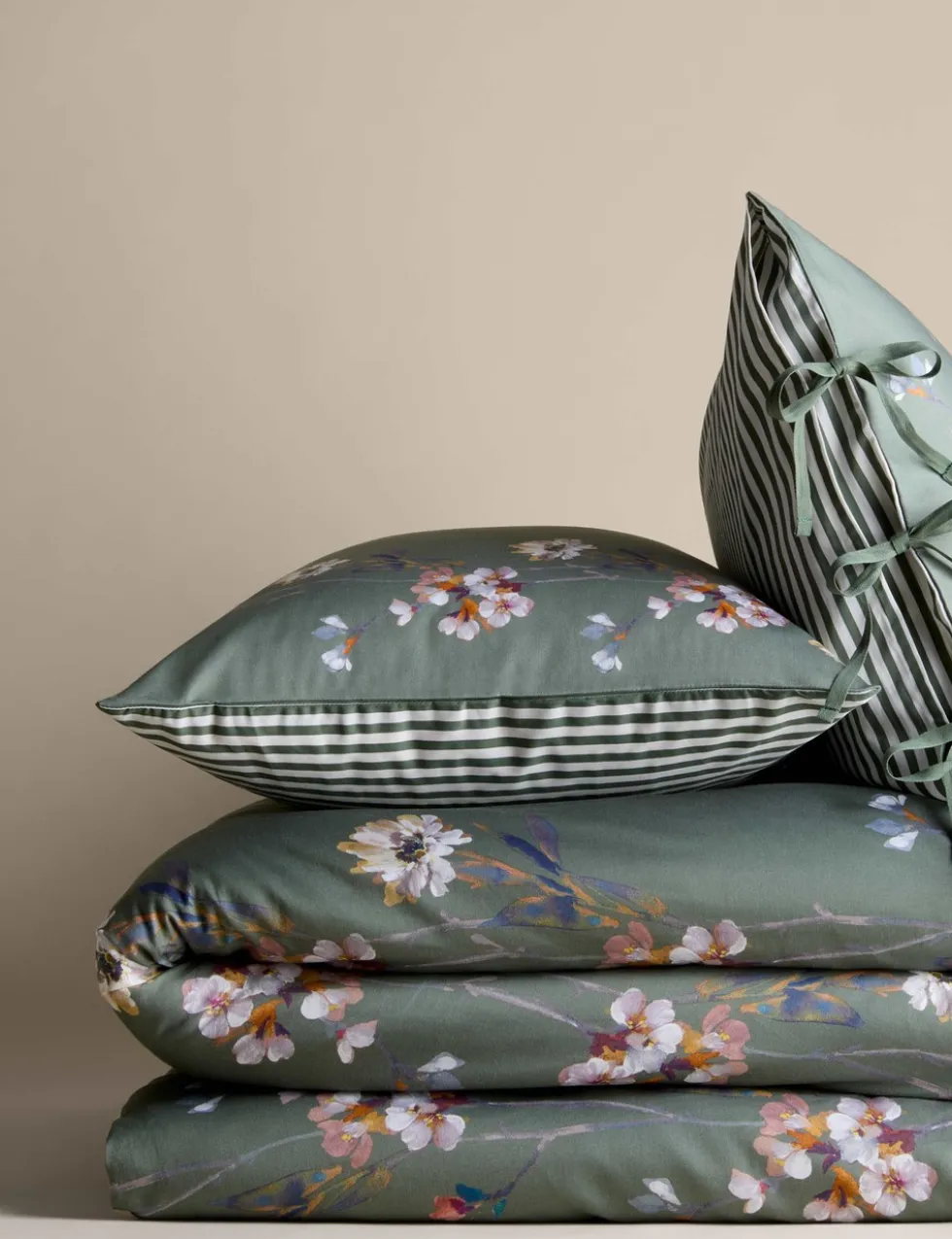 Pure Cotton Sateen Solene Painted Blooms Bedding Set