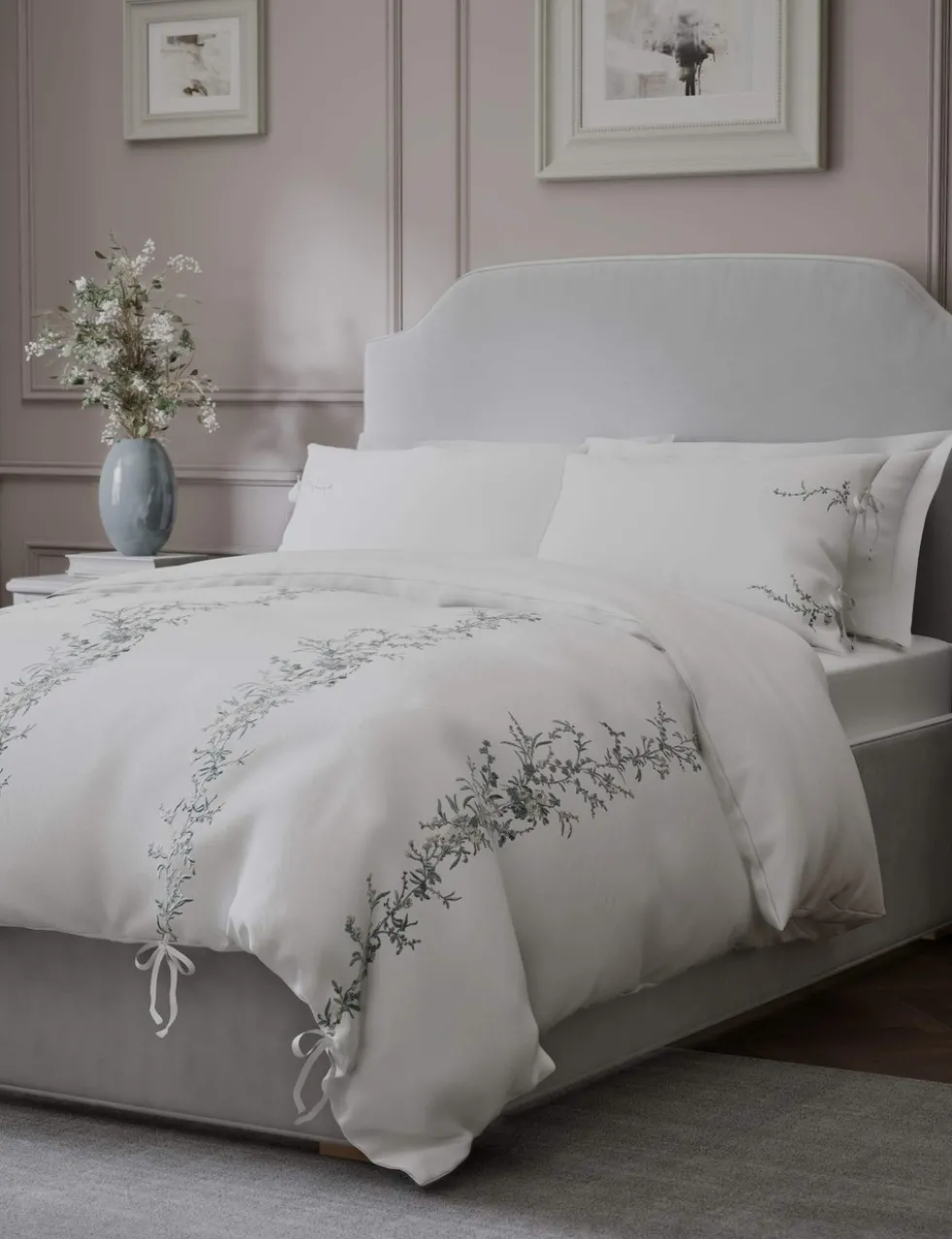 Pure Cotton Tamsin Trailing Blossom Bedding Set