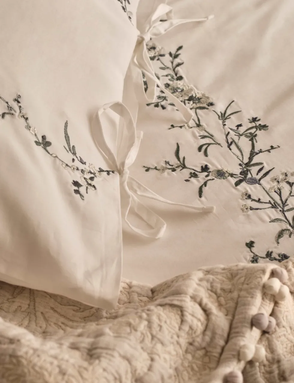 Pure Cotton Tamsin Trailing Blossom Bedding Set