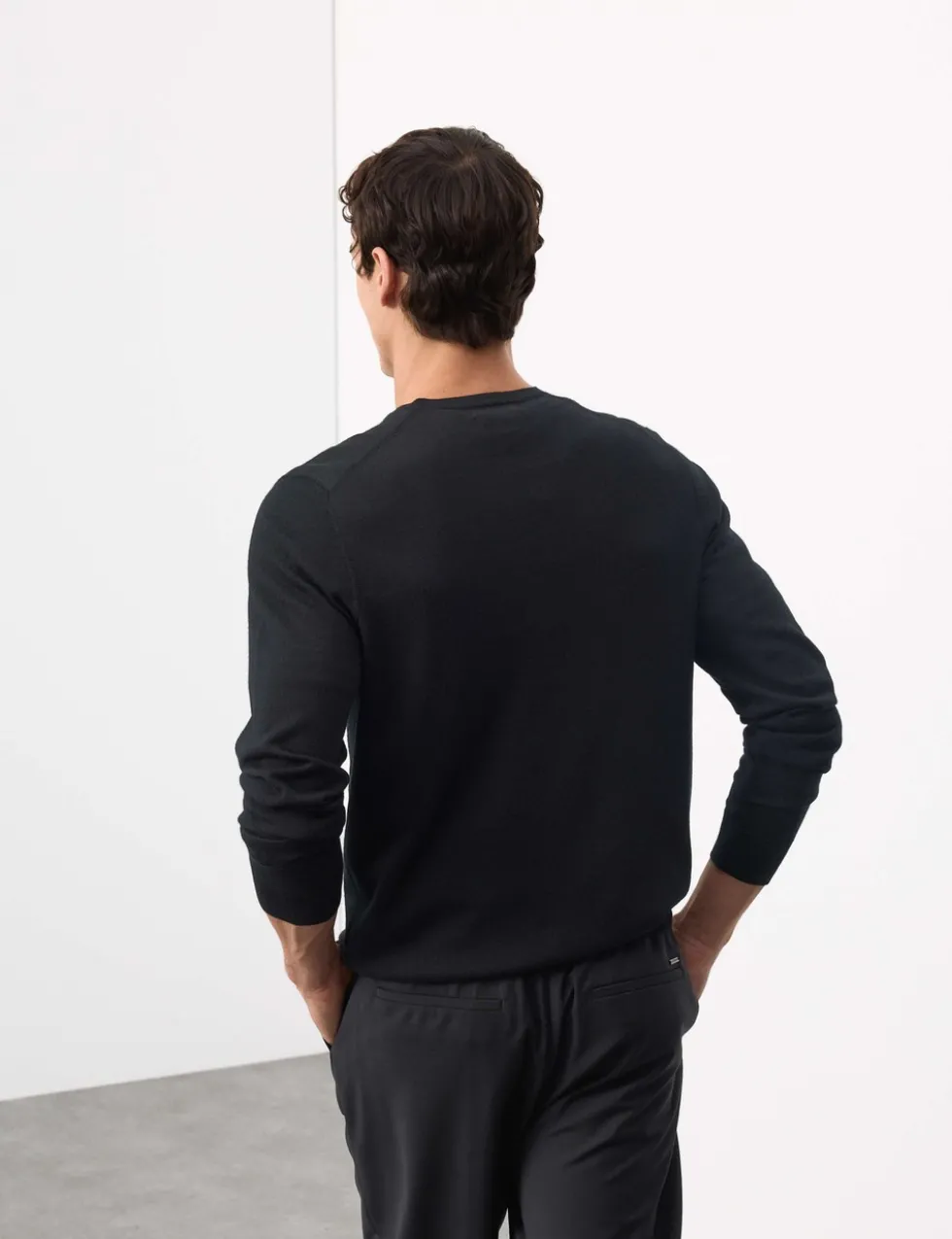 Pure Extra Fine Merino Wool V-Neck Jumper