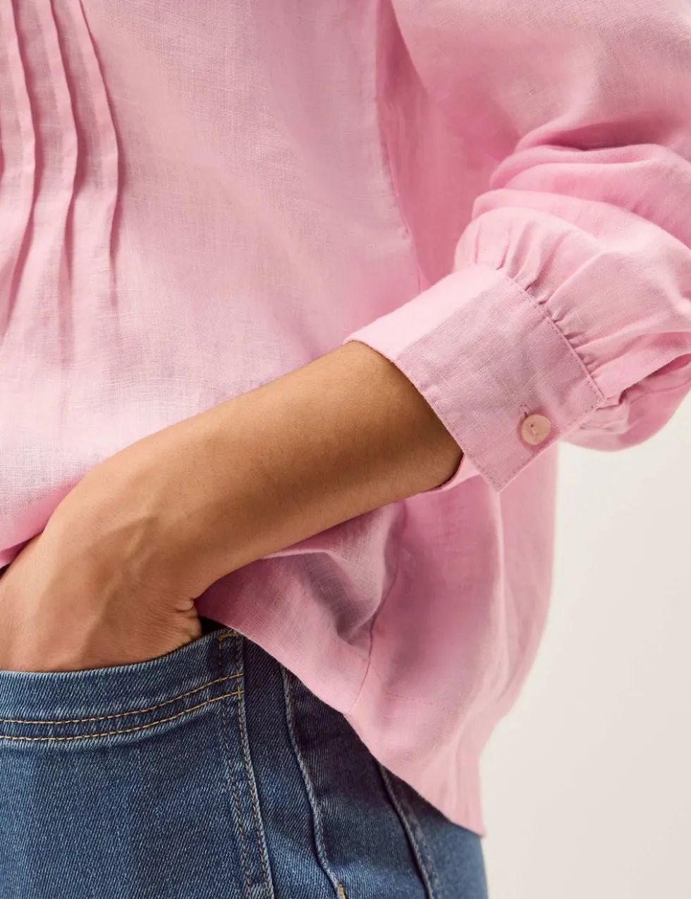 Pure Linen Collared V-Neck Pintuck Blouse