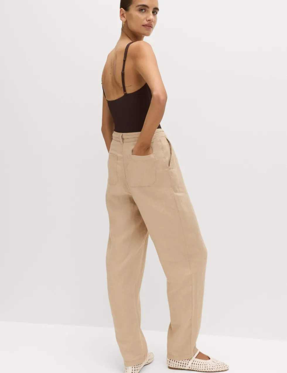 Pure Linen Pleat Front Belted Tapered Trousers