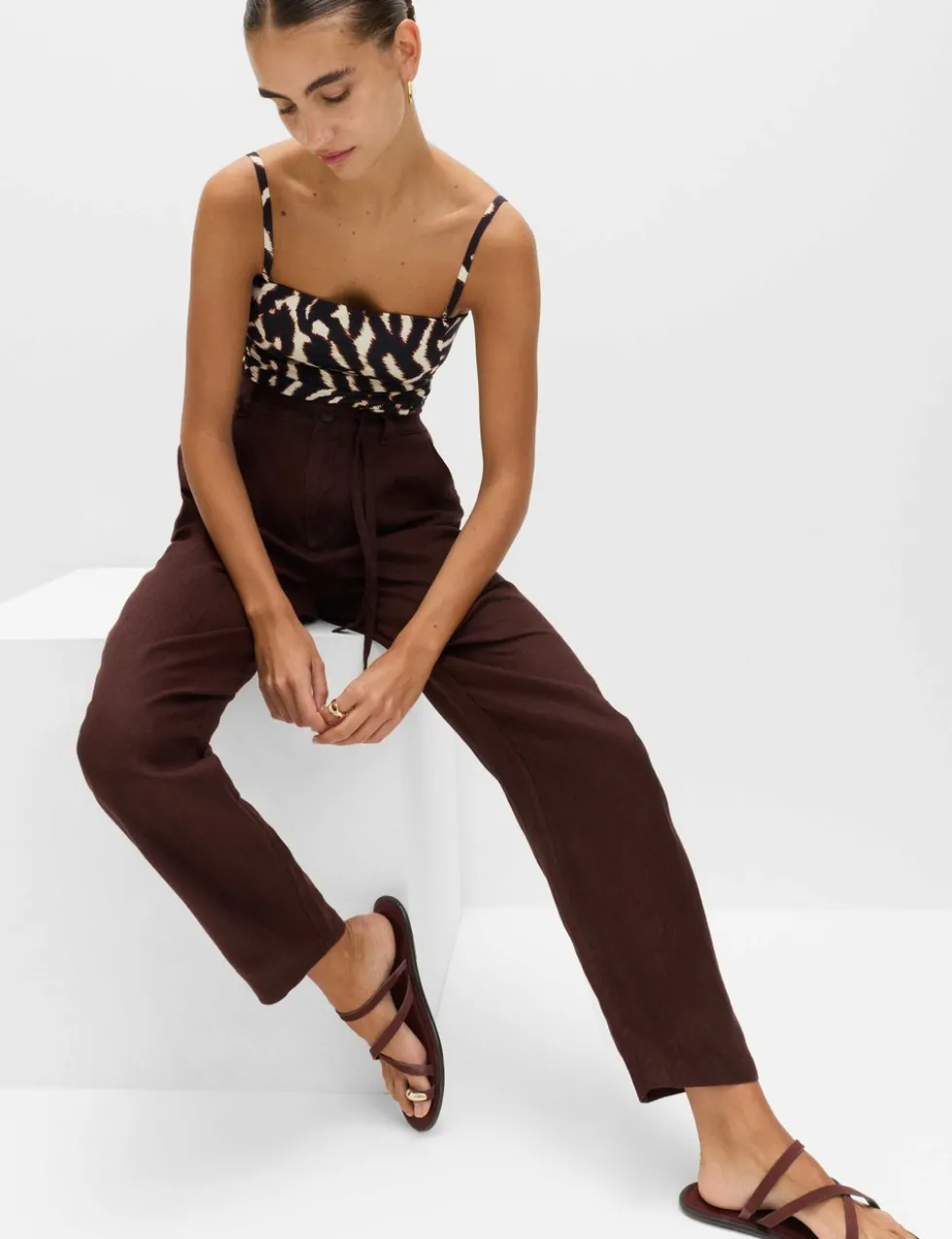 Pure Linen Pleat Front Belted Tapered Trousers