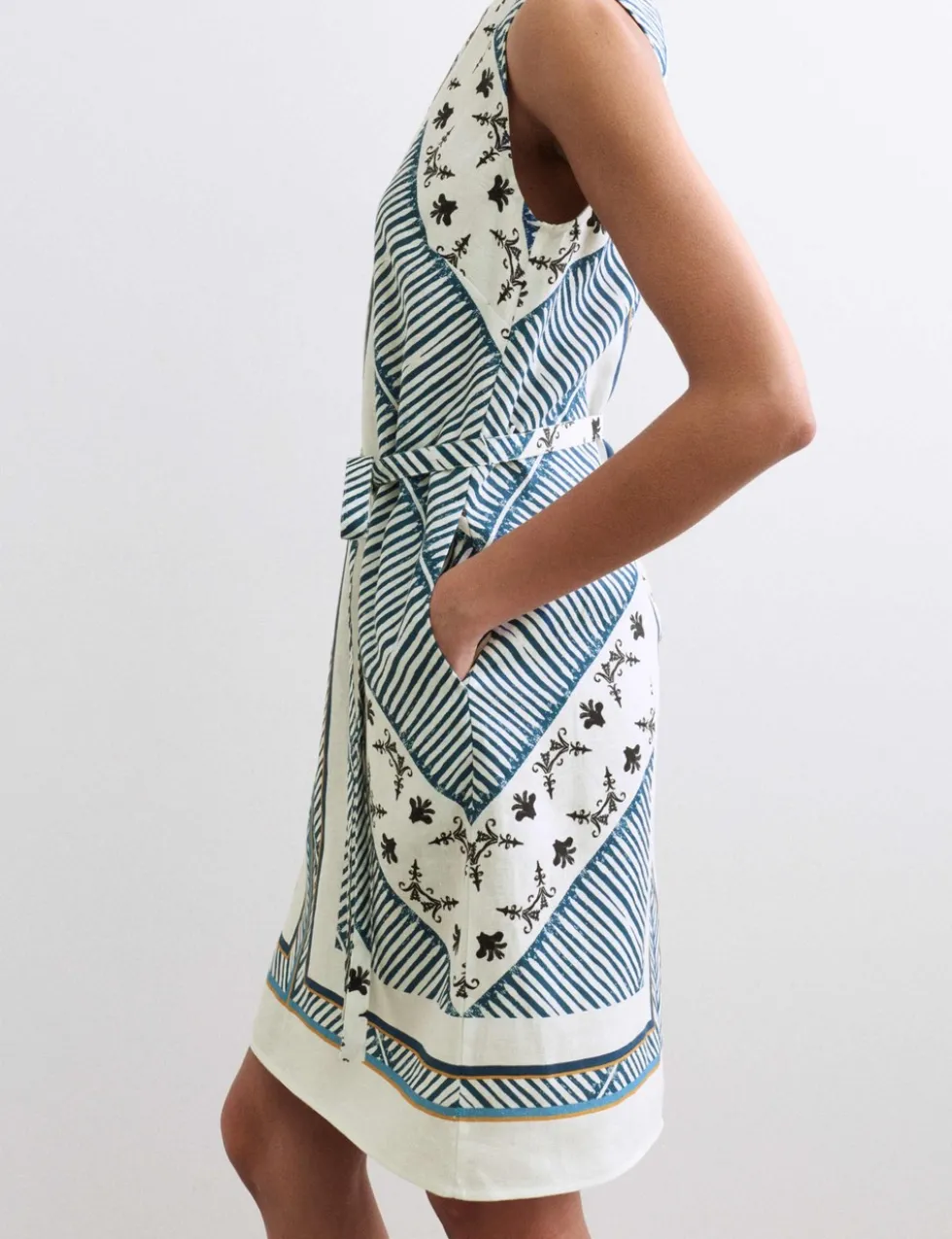 Pure Linen Printed Knee Length Shift Dress