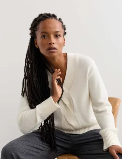 Pure Merino Wool V-Neck Twist Jumper