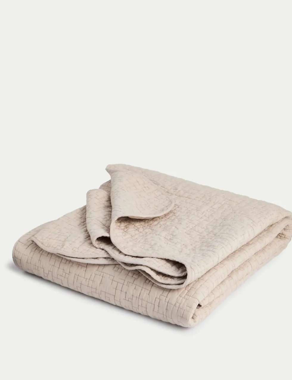 Quilted Scallop Bedspread