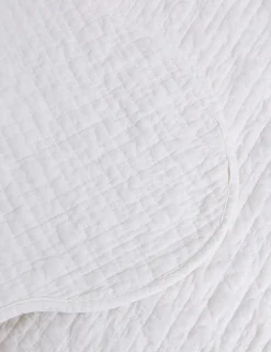 Quilted Scallop Bedspread