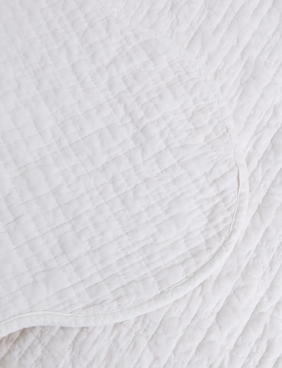 Quilted Scallop Bedspread