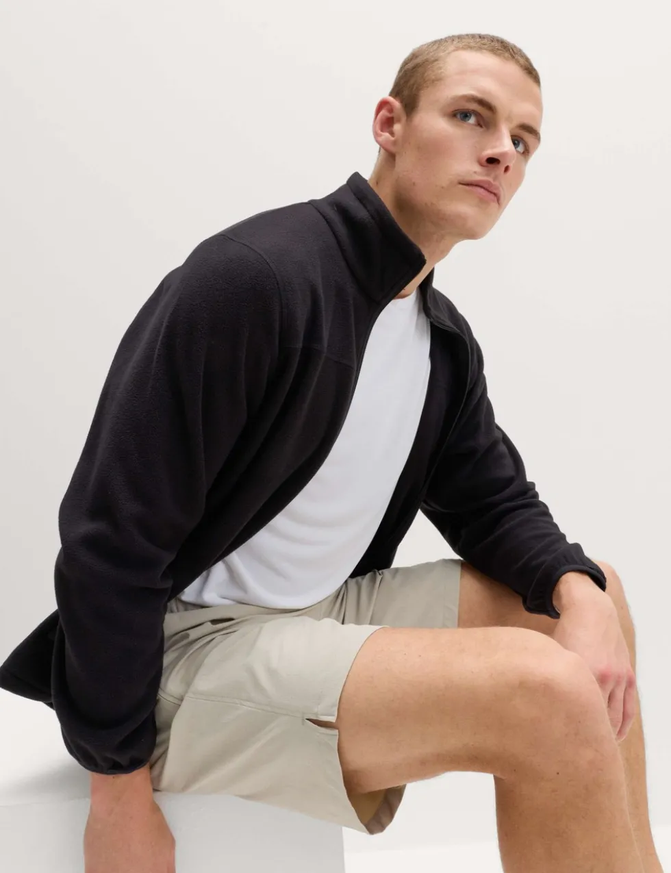 Regular Fit Stretch 9 inch Sports Shorts