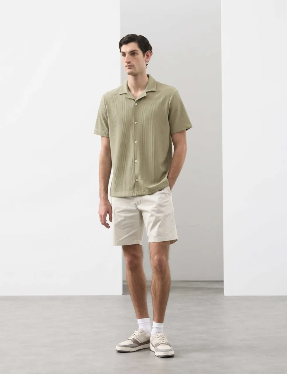 Regular Fit Textured Short Sleeve Shirt