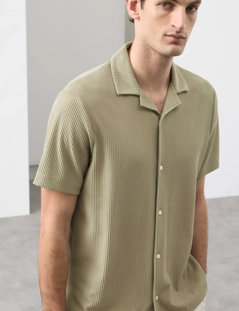 Regular Fit Textured Short Sleeve Shirt