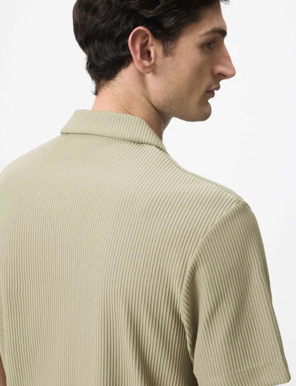 Regular Fit Textured Short Sleeve Shirt