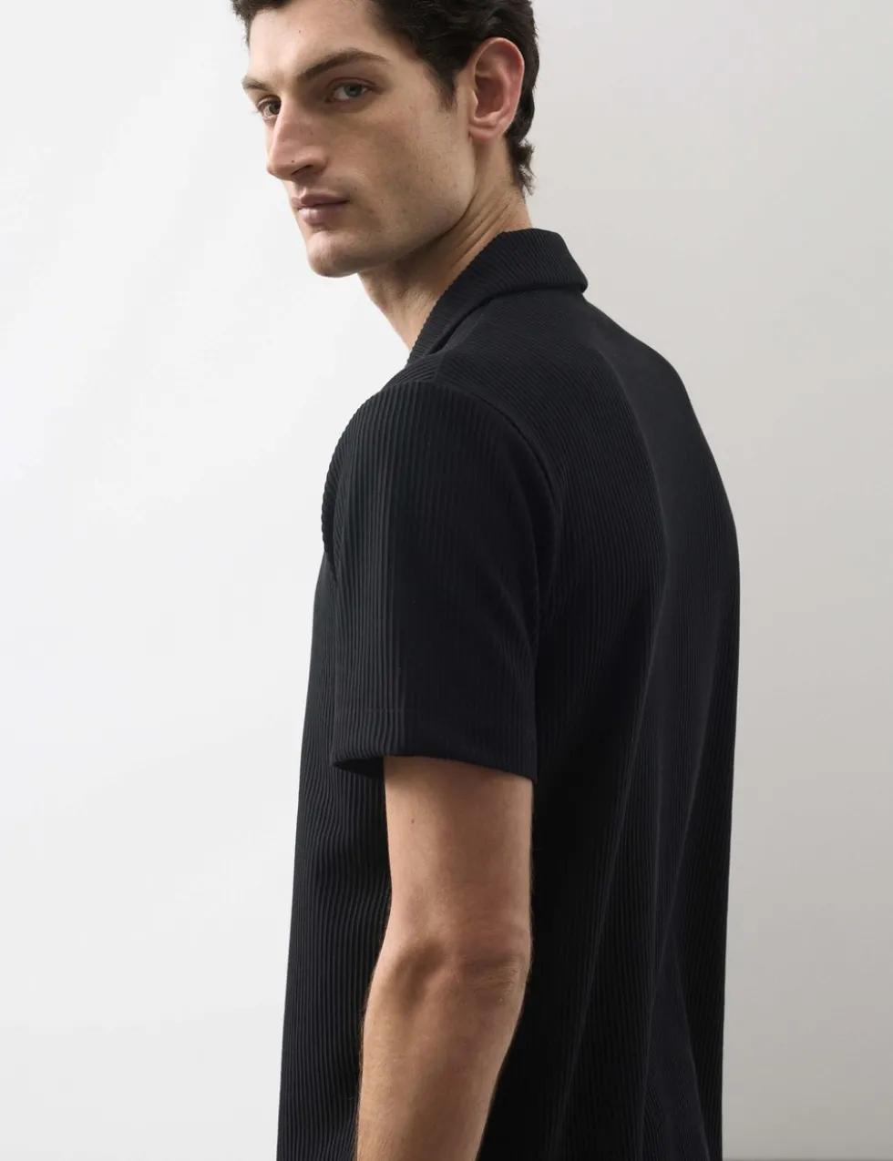 Regular Fit Textured Short Sleeve Shirt
