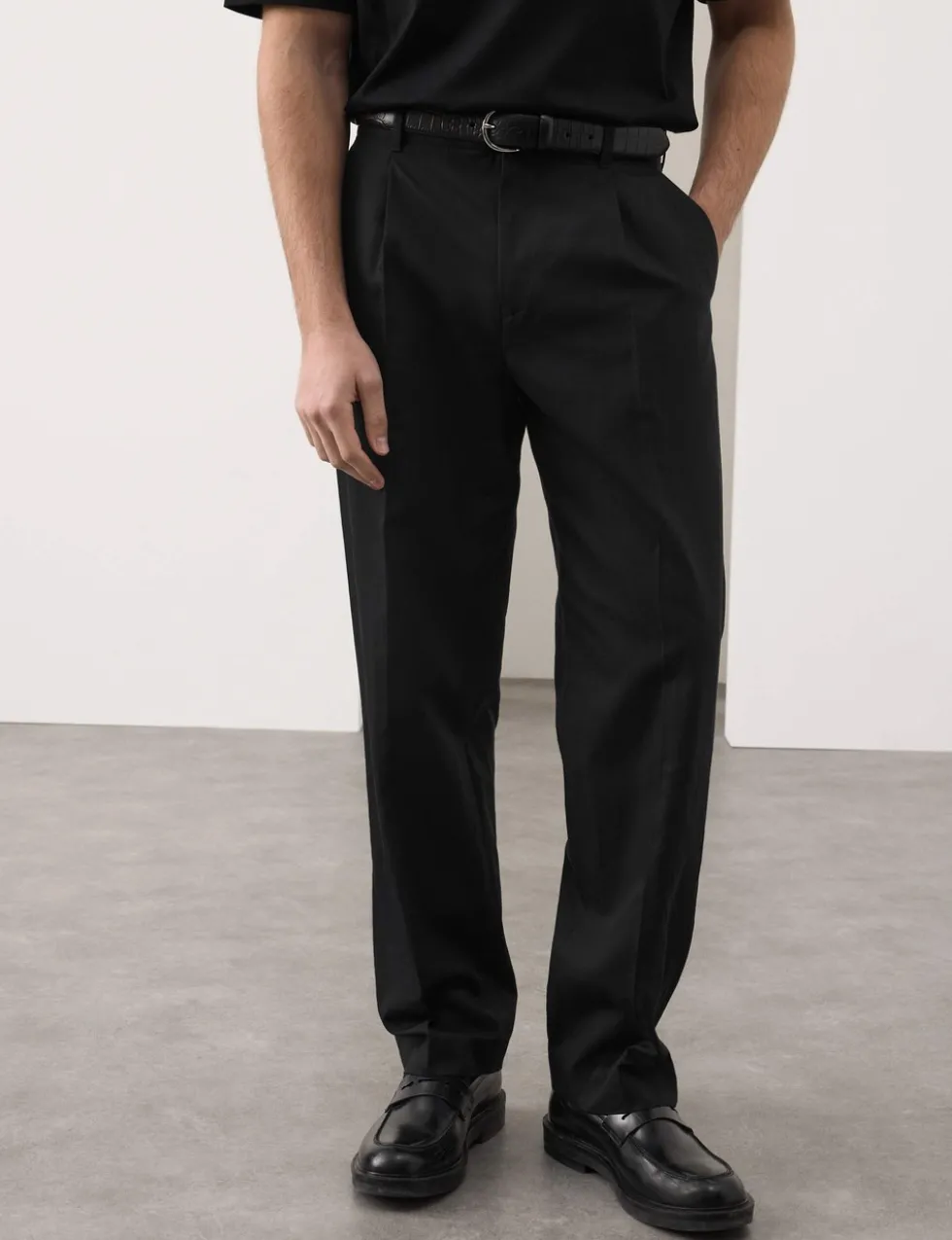 Relaxed Fit Lyocell Rich Pleat Front Trousers