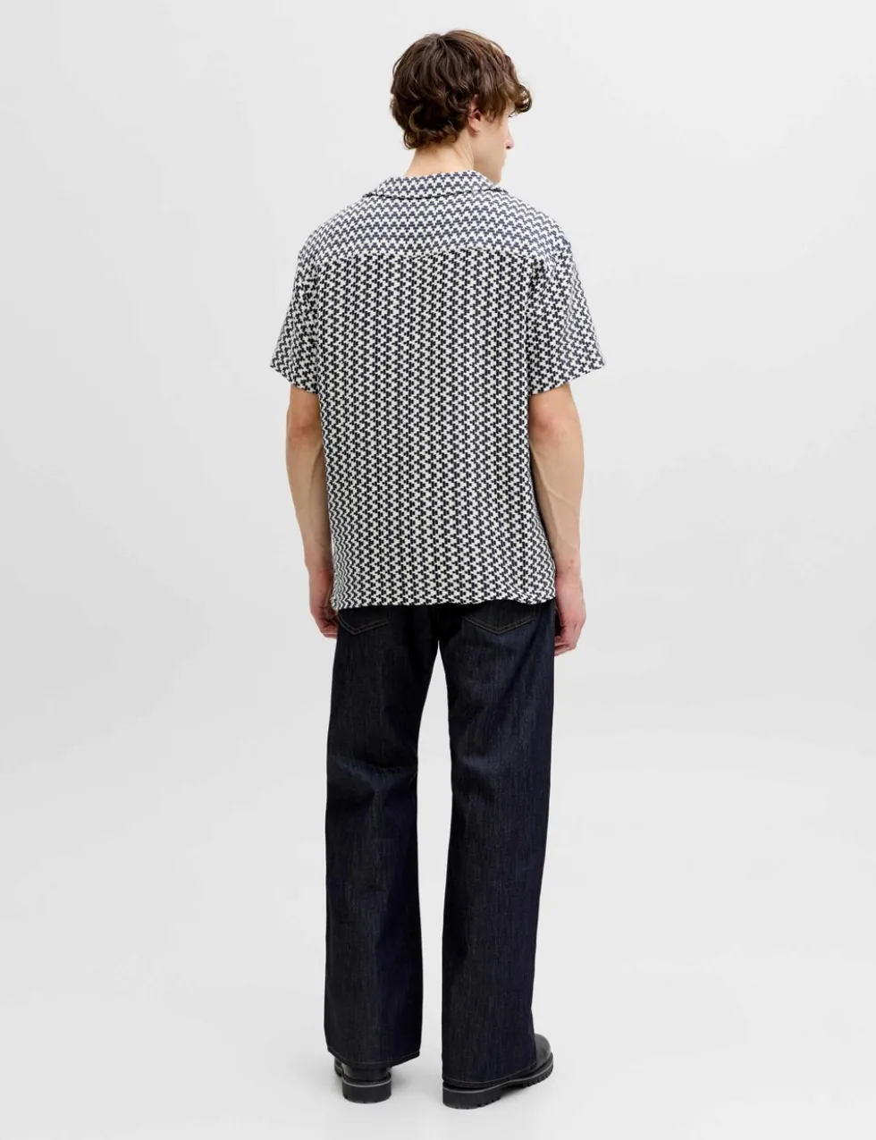 Relaxed Fit Revere Collar Short Sleeve Shirt
