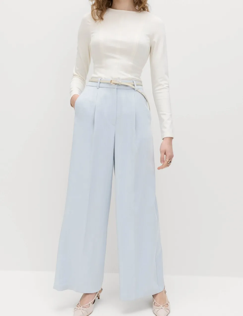 Relaxed Trousers with Linen
