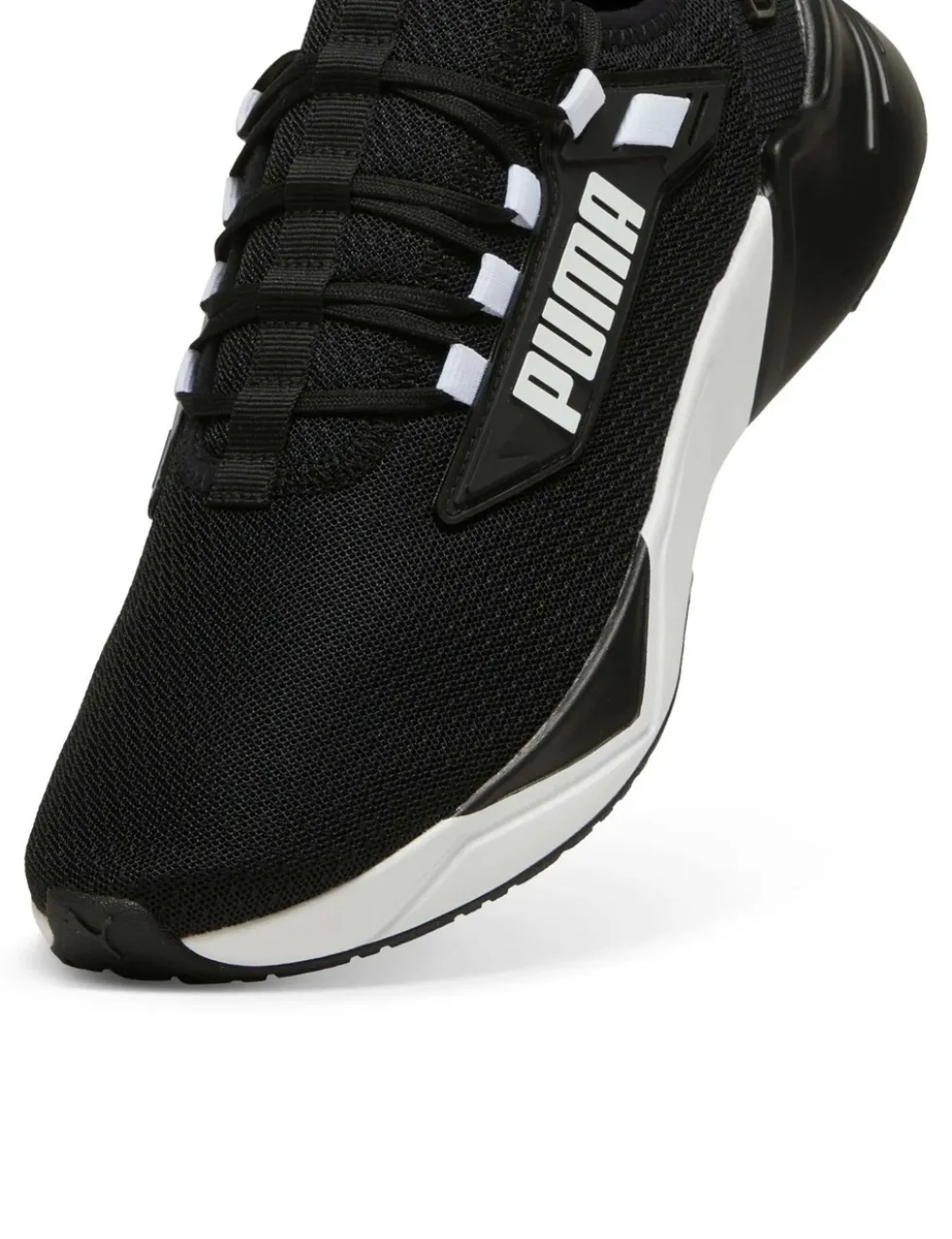 Retaliate 3 Sports Trainers
