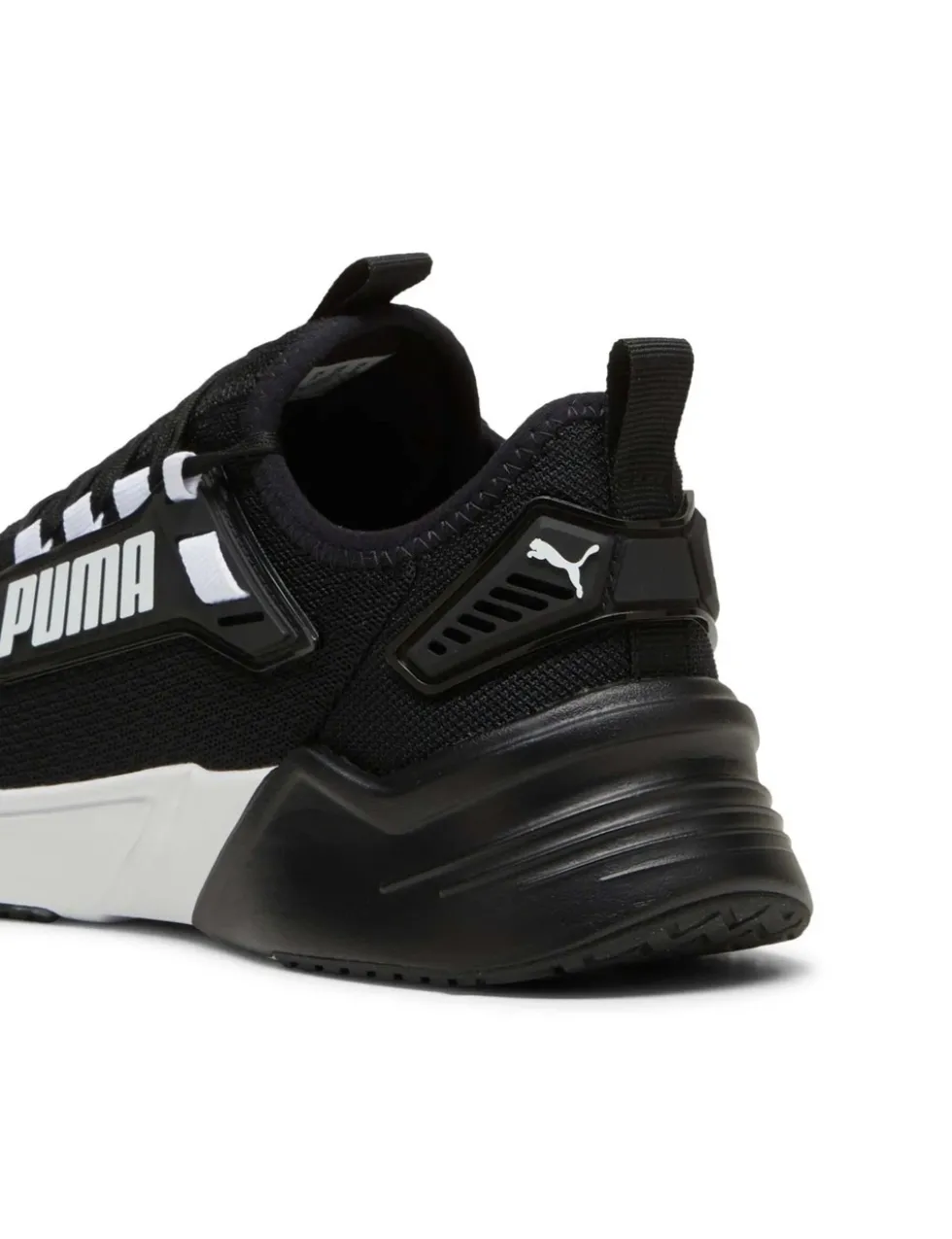 Retaliate 3 Sports Trainers