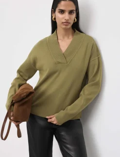 Ribbed Cropped V-Neck Jumper