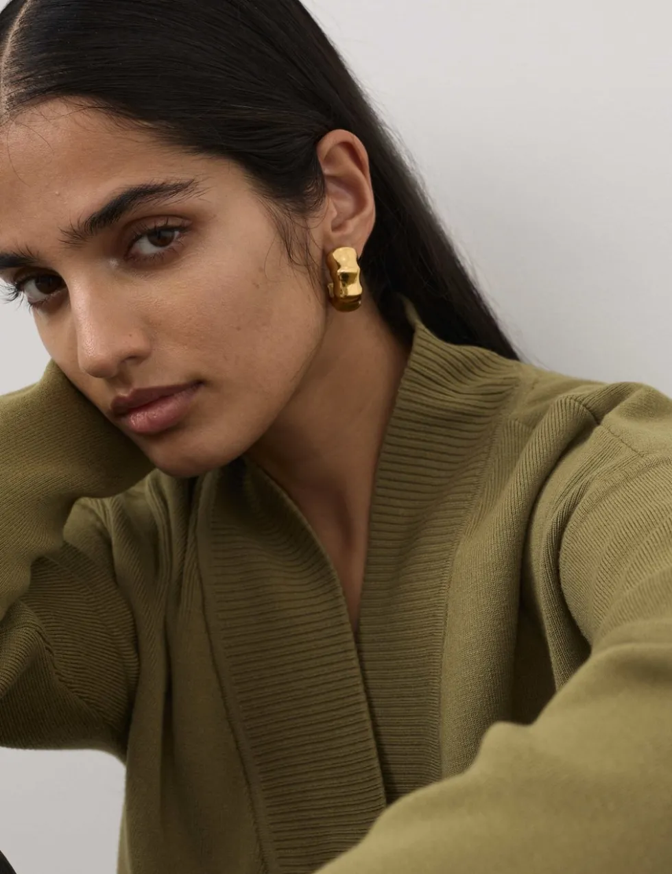 Ribbed Cropped V-Neck Jumper