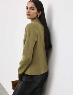 Ribbed Cropped V-Neck Jumper