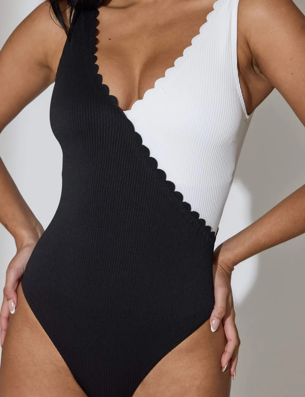 Ribbed Scallop Monochrome Tummy Control Padded Swimsuit