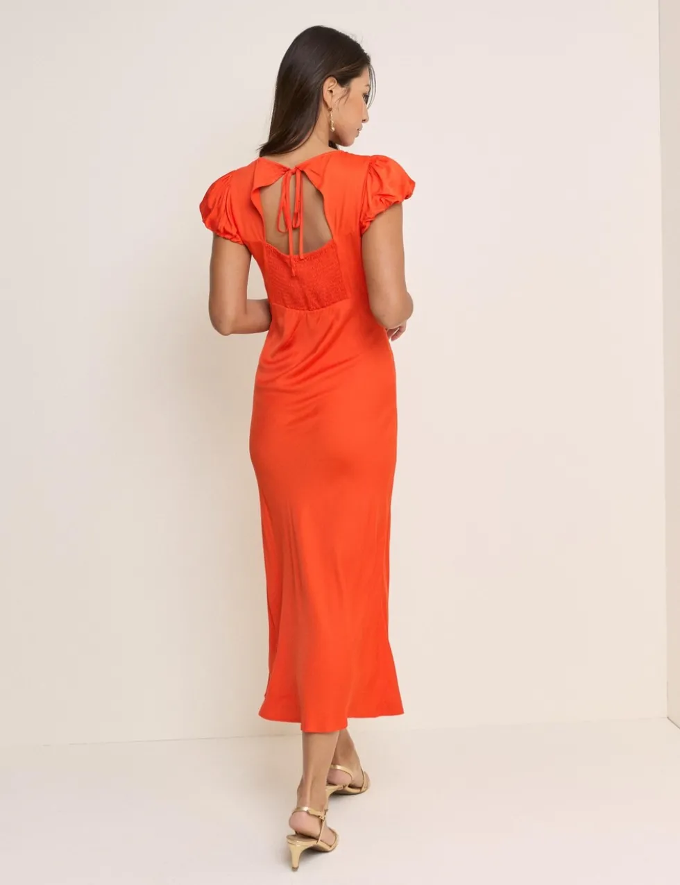 Round Neck Puff Sleeve Midi Waisted Dress
