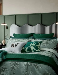 Sateen Belmar Floral Bedding Set