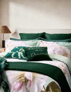 Sateen Gardenia Floral Bedding Set