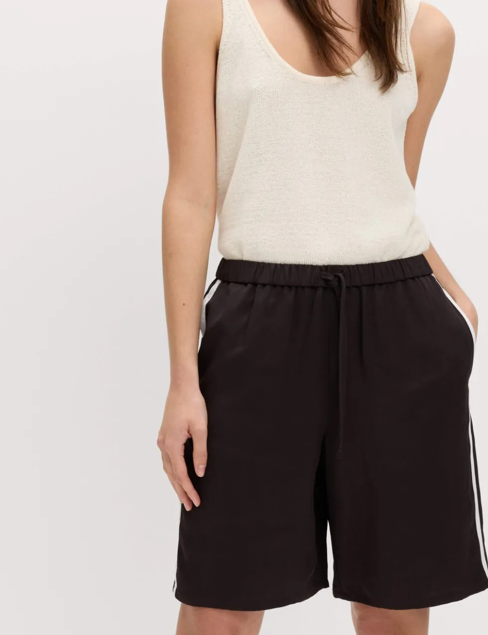 Side Stripe Longline Shorts with Linen