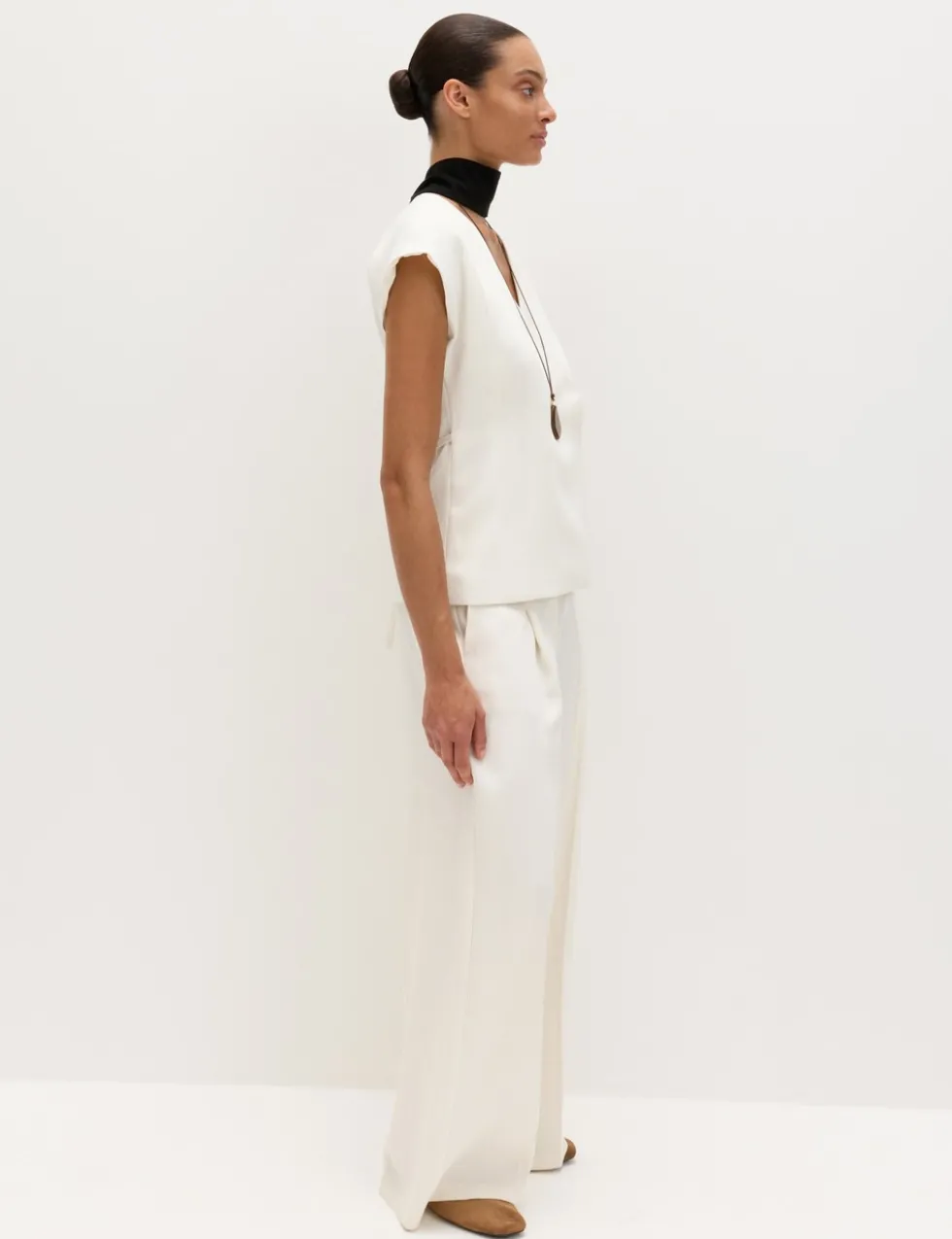 Single Pleat Wide Leg Trousers with Linen