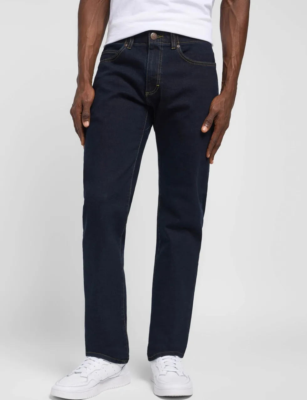 Slim Fit MVP Jeans