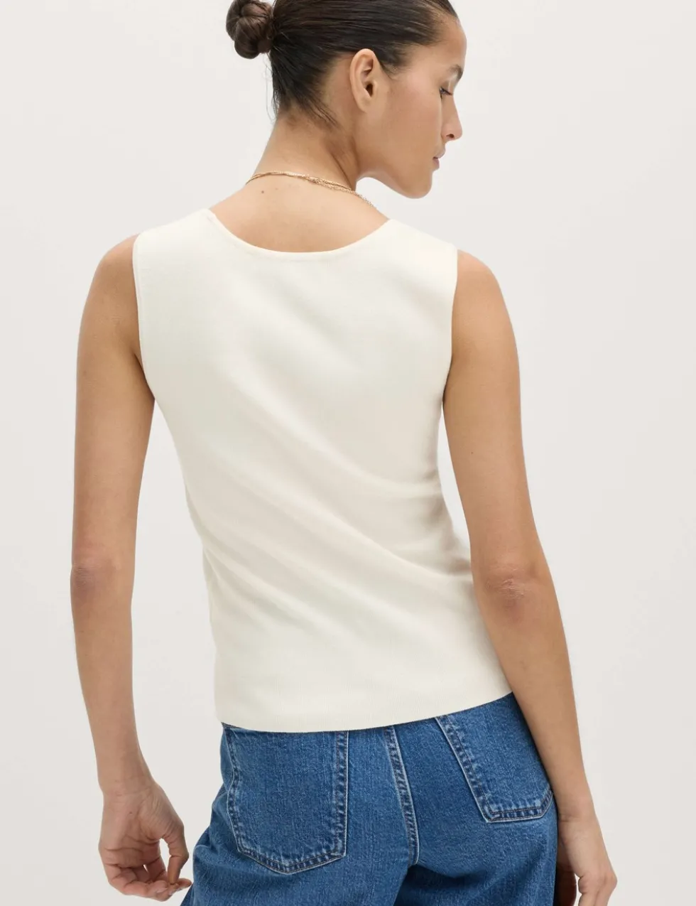 Square Neck Slim Fit Knitted Vest