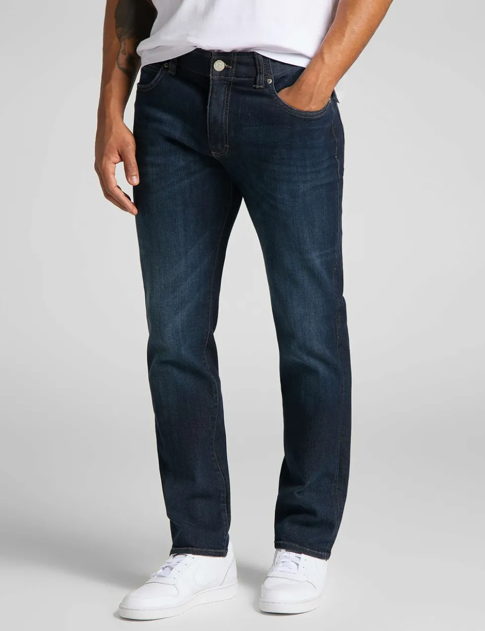 Straight Fit XM 5 Pocket Jeans